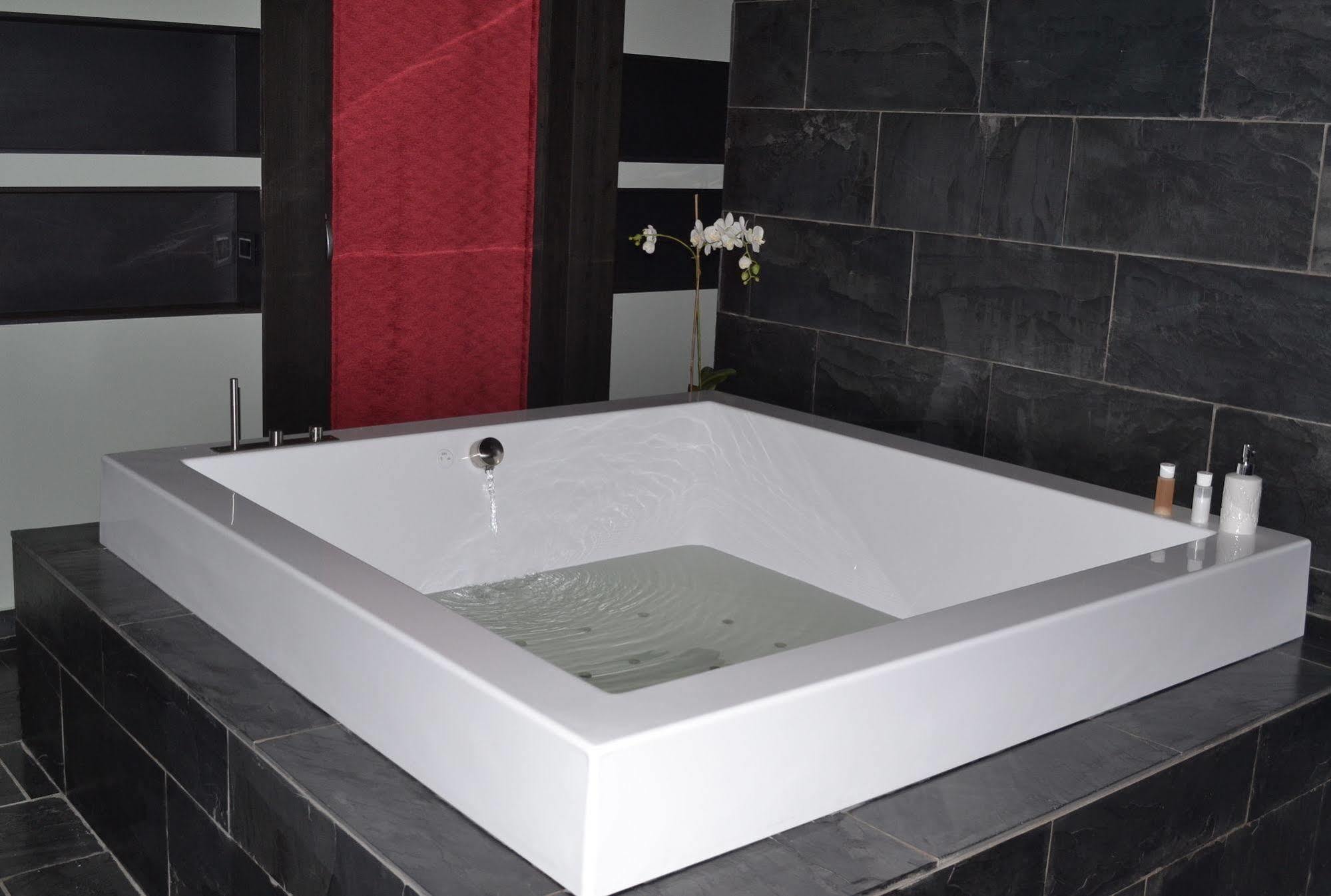 Lateis Maanja Lake Front Suite المظهر الخارجي الصورة